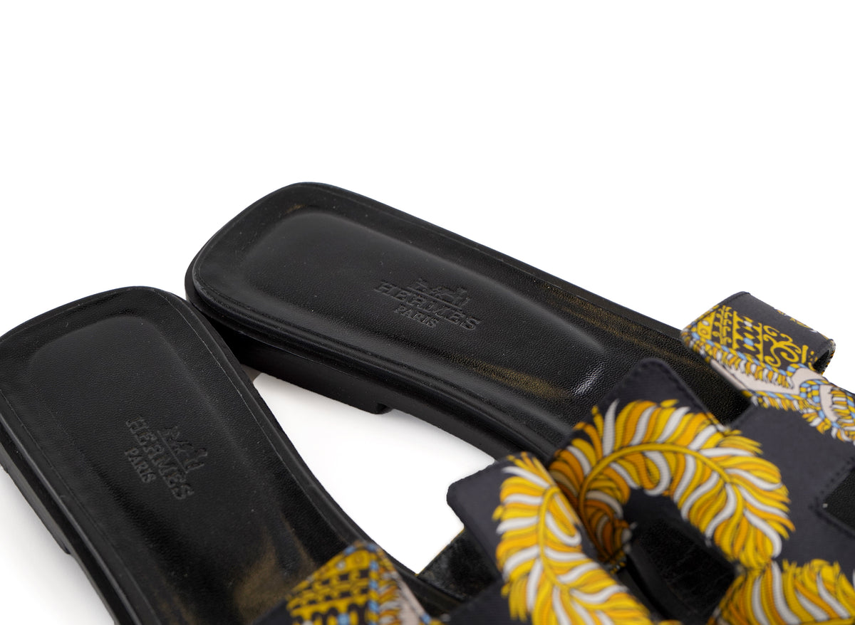 Hermes Sous L'Egide de Mars Imprimé Canvas Oran Flat Slides