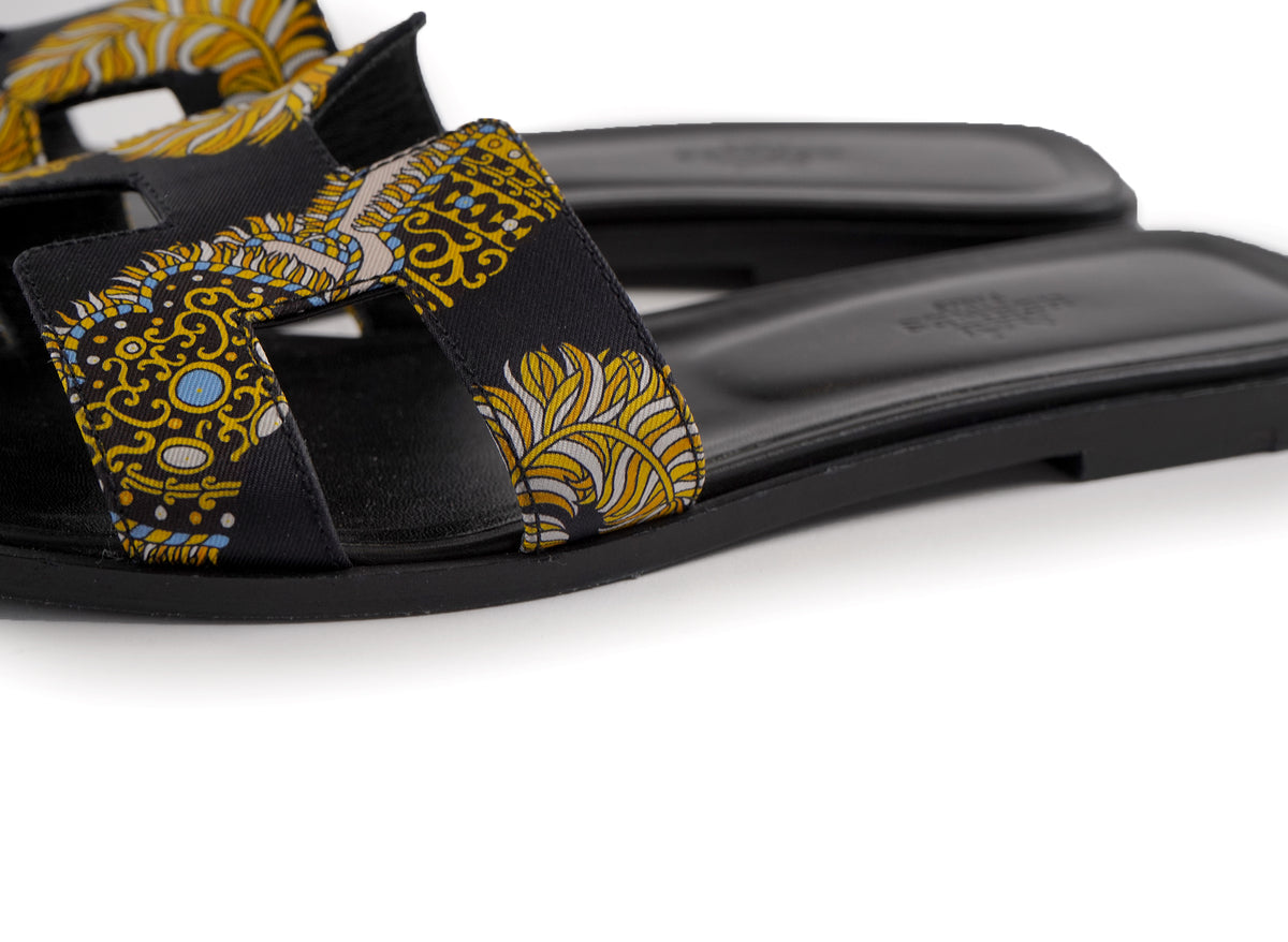 Hermes Sous L'Egide de Mars Imprimé Canvas Oran Flat Slides