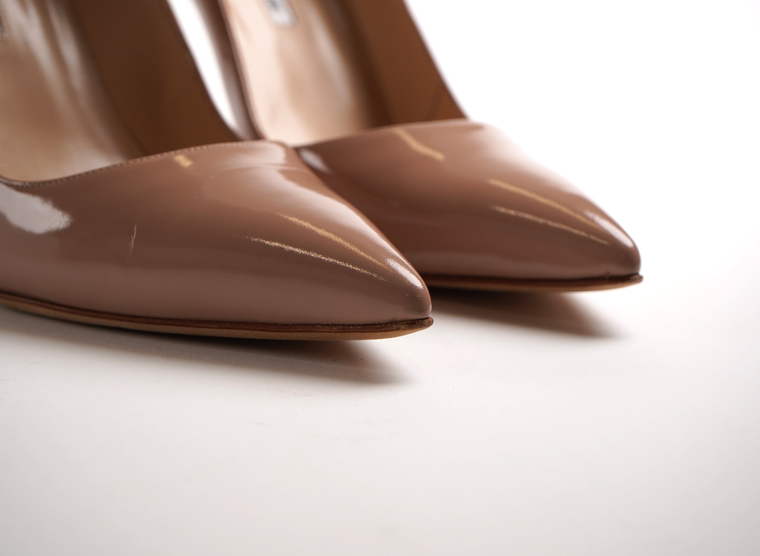 Pompes à ressorts brevetées Manolo Blahnik