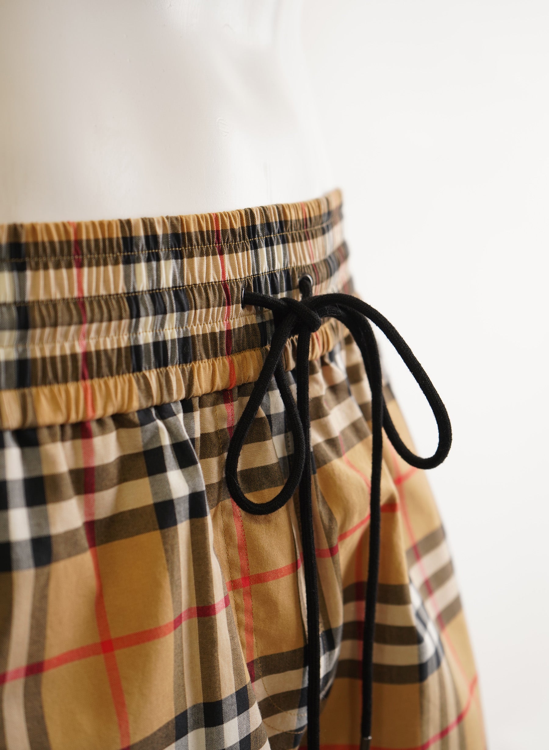 Short en coton à carreaux beiges Burberry Vintage