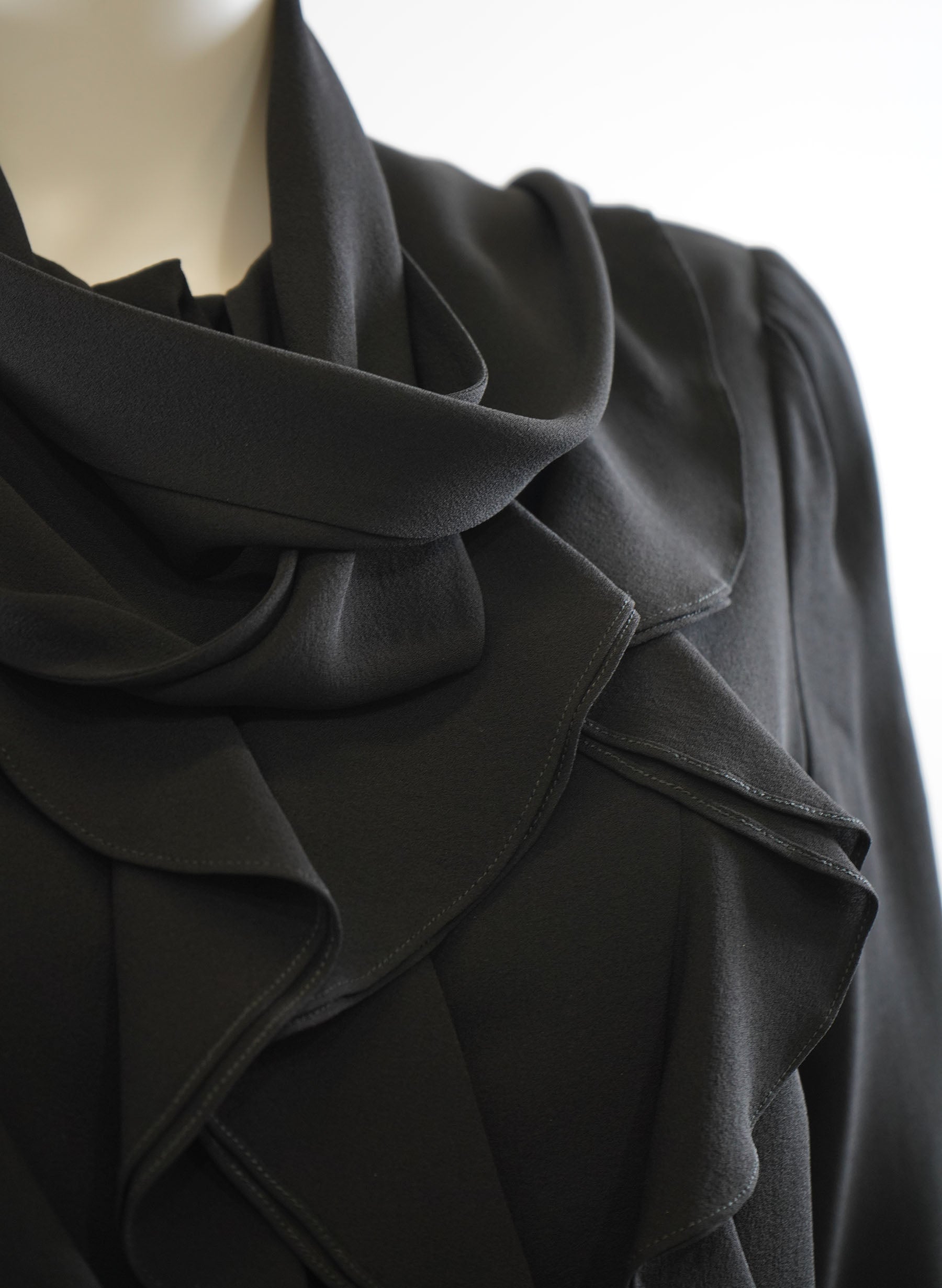 Chemisier à volants en soie à manches longues Alexander McQueen