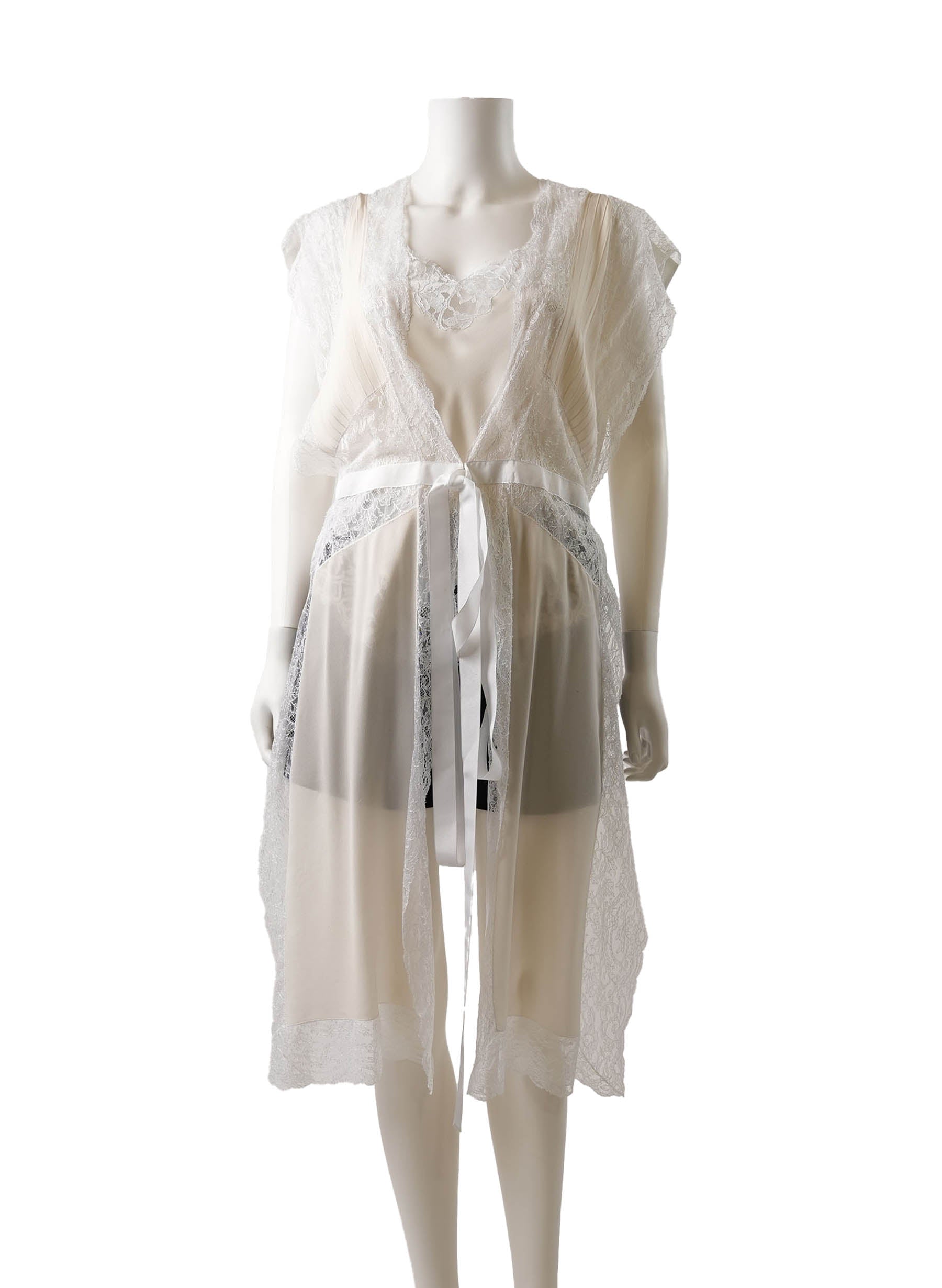 Défilé Givenchy Printemps/Été 2016 - Gilet et chemisier de mariée en dentelle