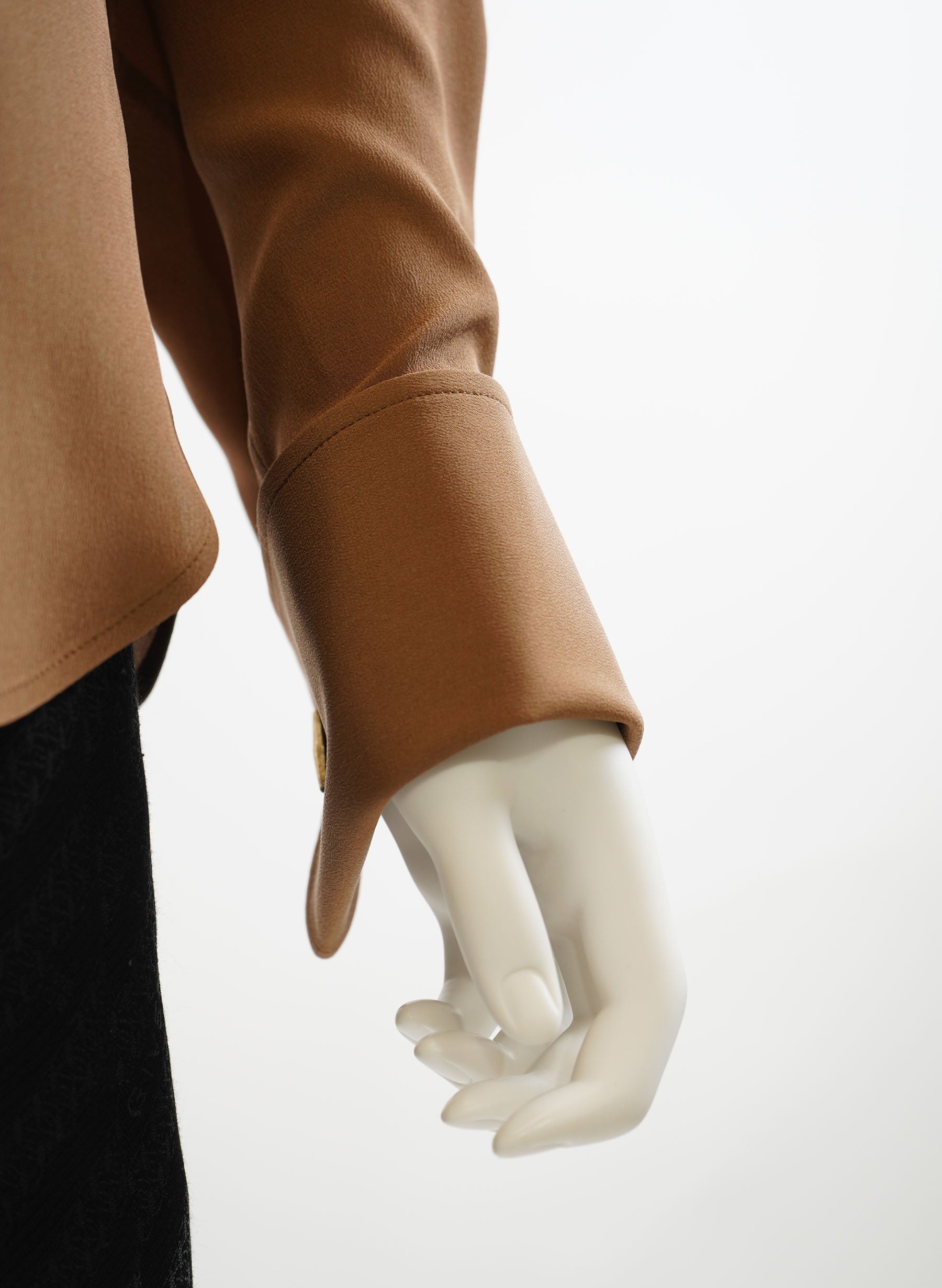 Haut boutonné en soie à manches longues Saint Laurent