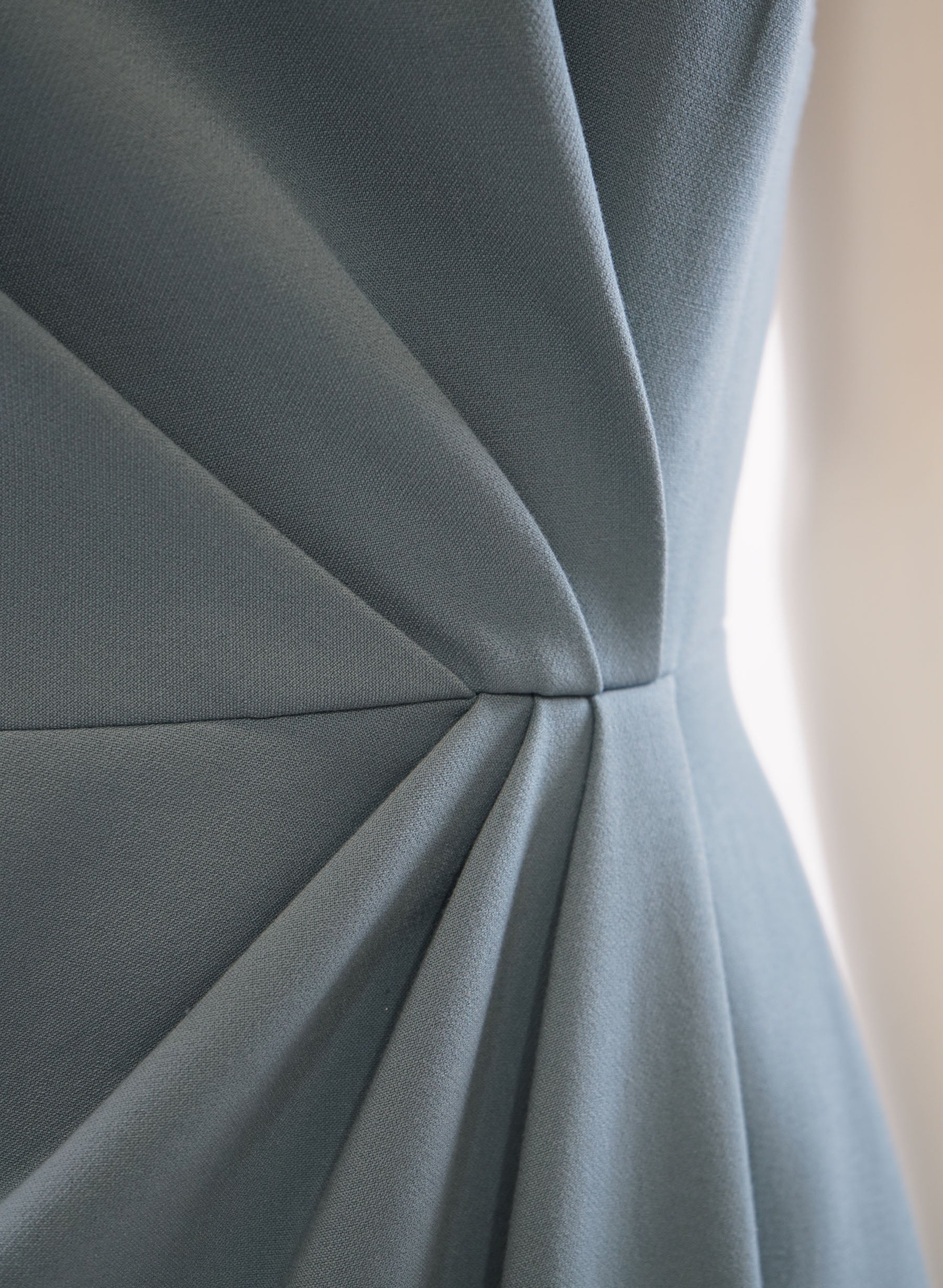 Robe à manches courtes repliées