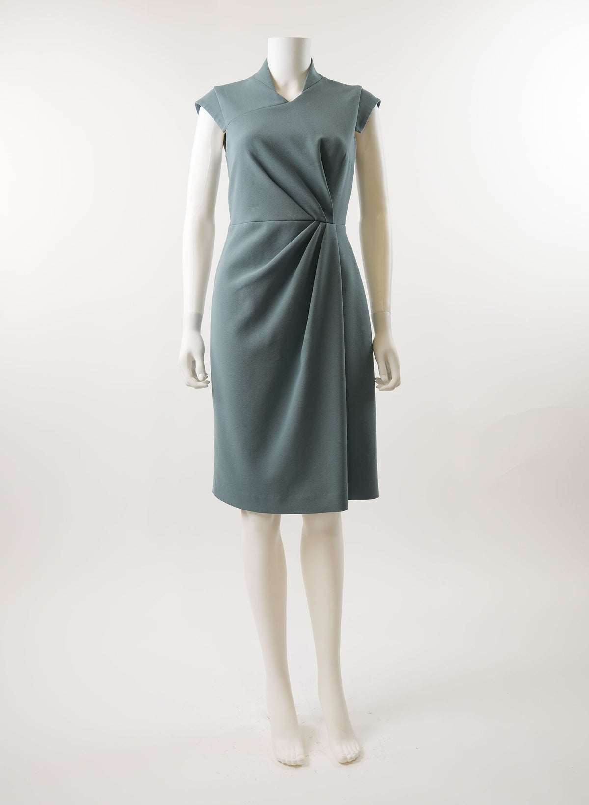 Robe à manches courtes repliées