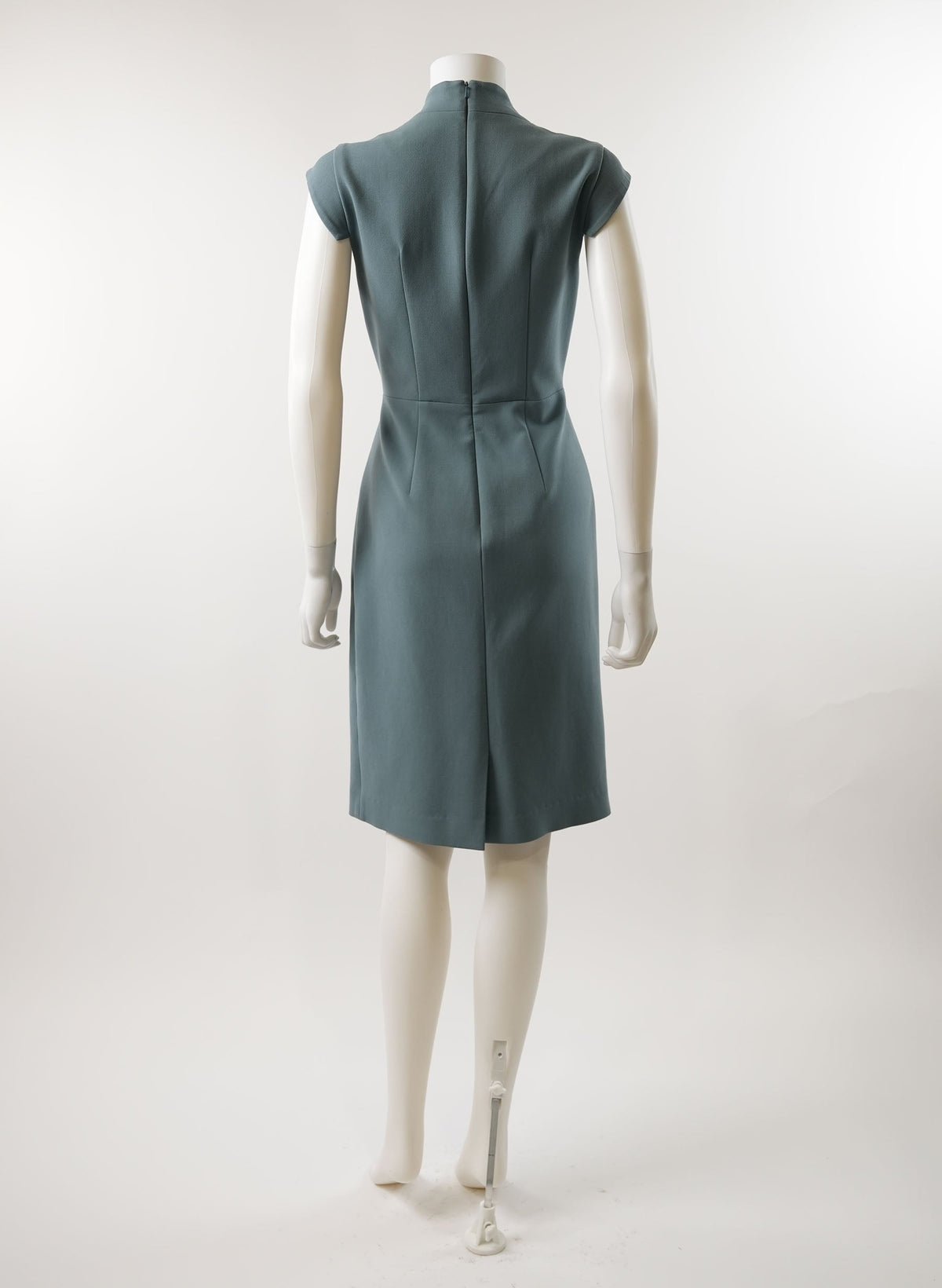 Robe à manches courtes repliées