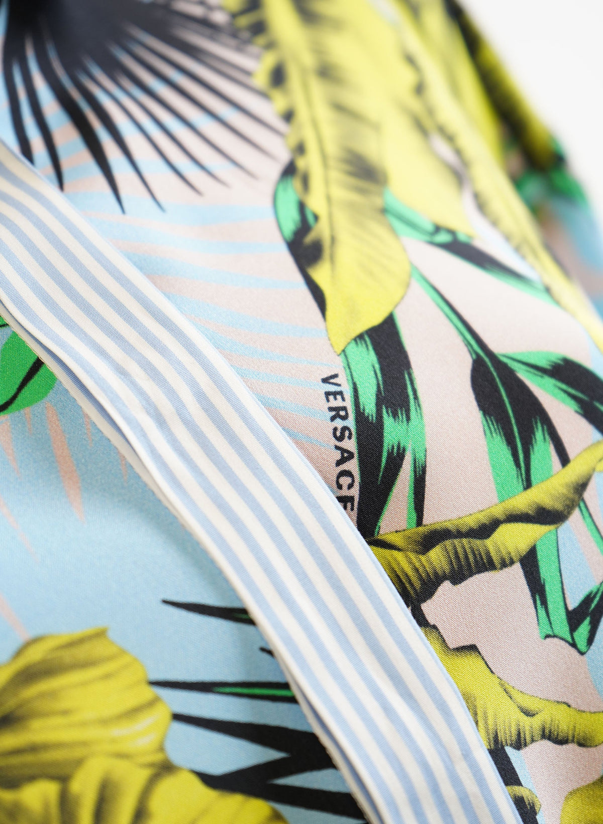 Robe-chemise en soie imprimée Versace