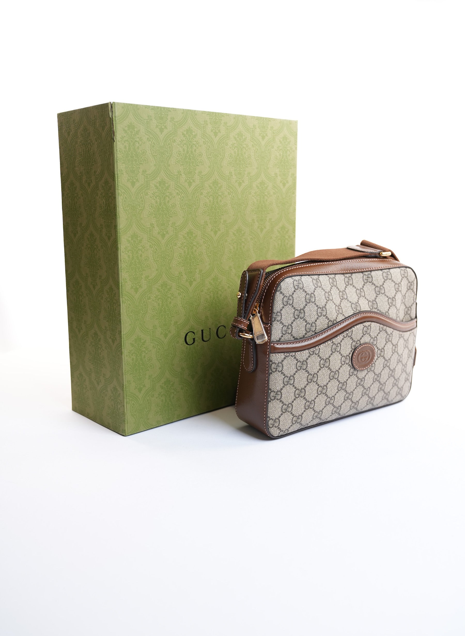 Gucci GG Supreme Canvas Messenger Bag