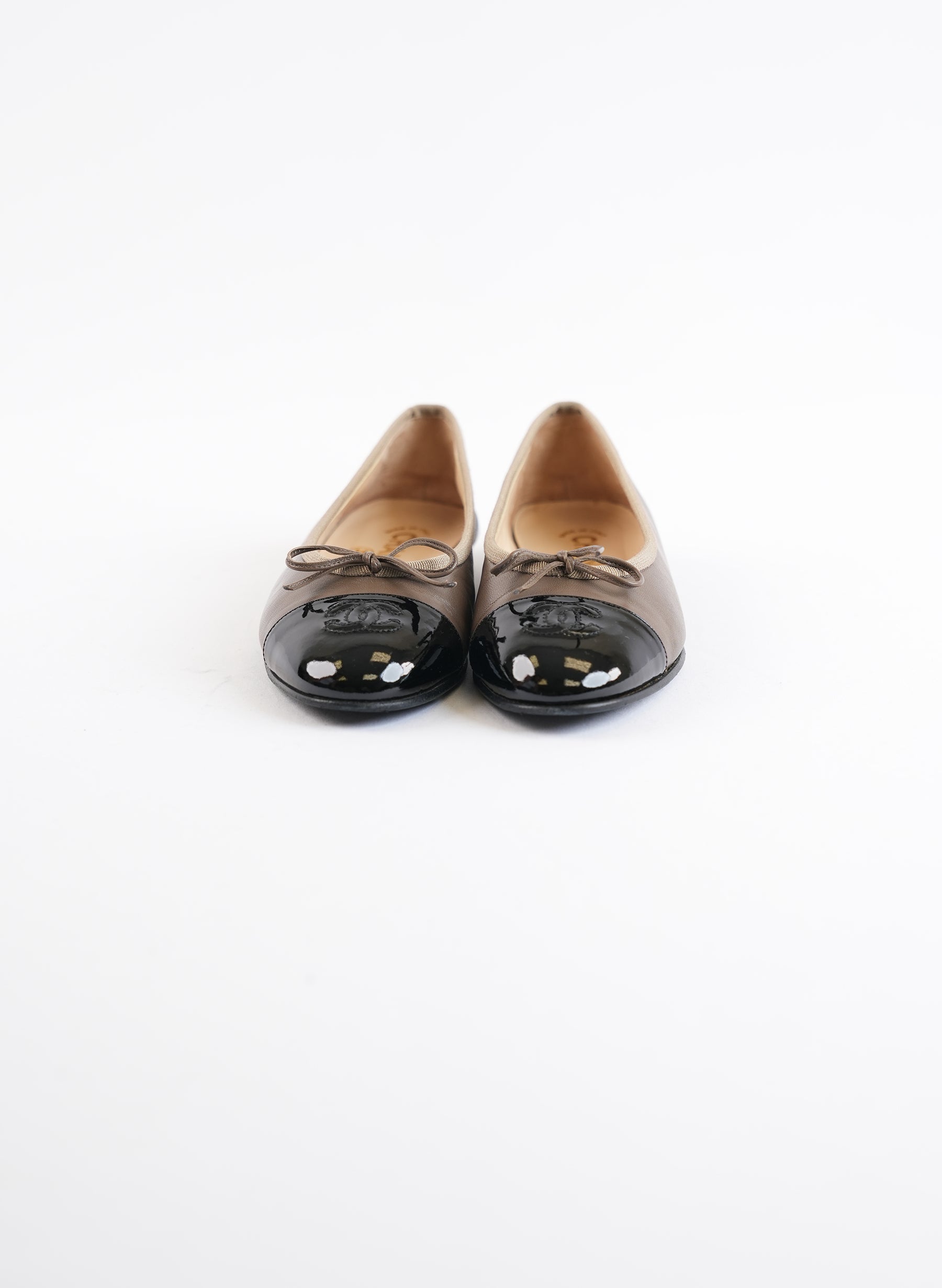 Chanel Interlocking CC Logo Leather Ballet Flats