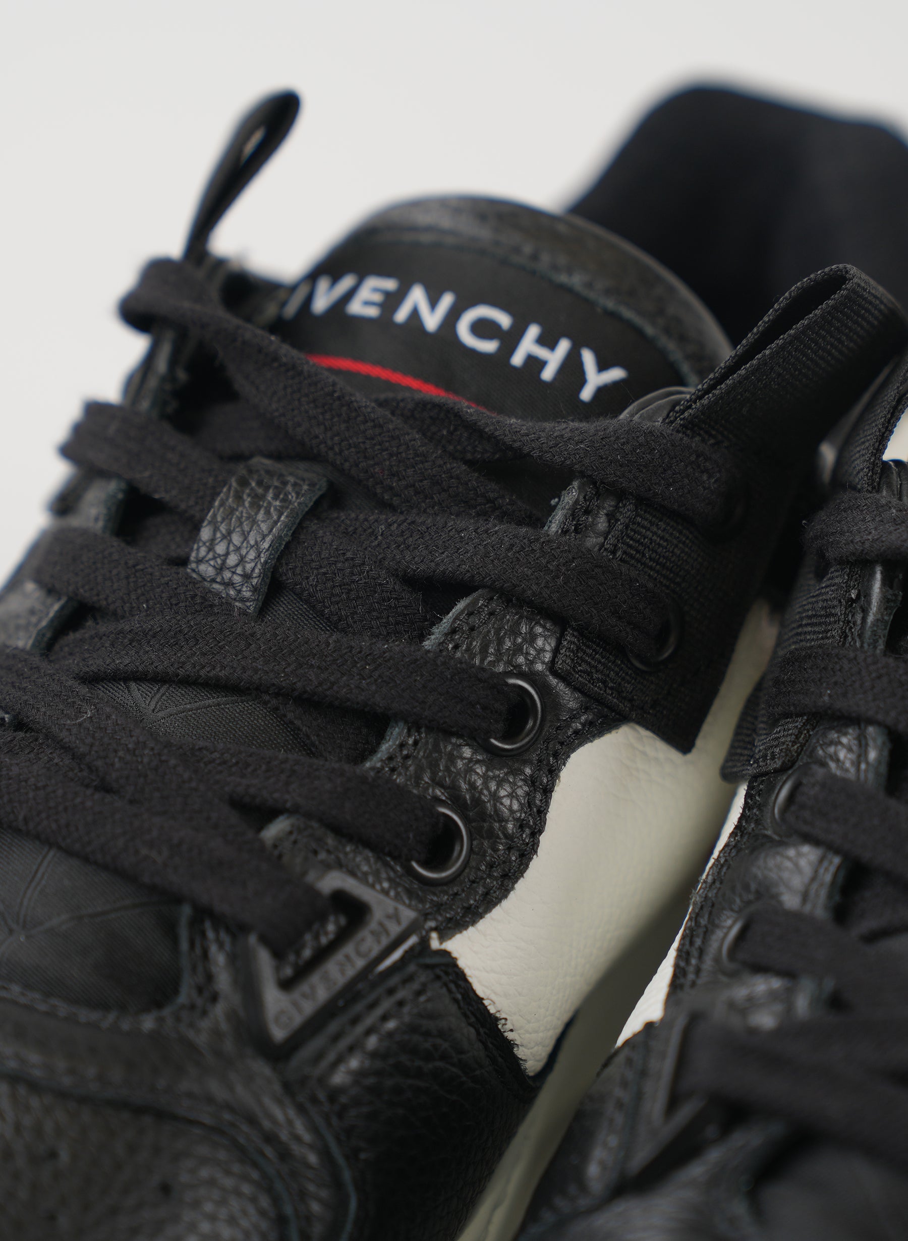 Givenchy Wing Sneaker Low