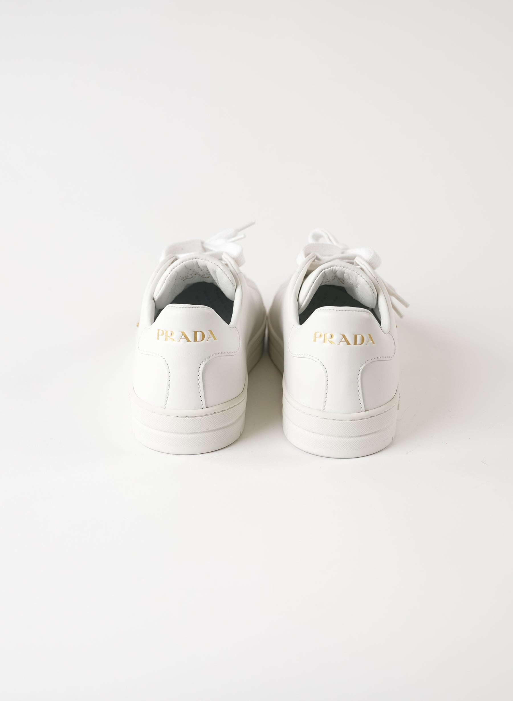 Prada Logo-Detailed Leather Low-Top Sneakers