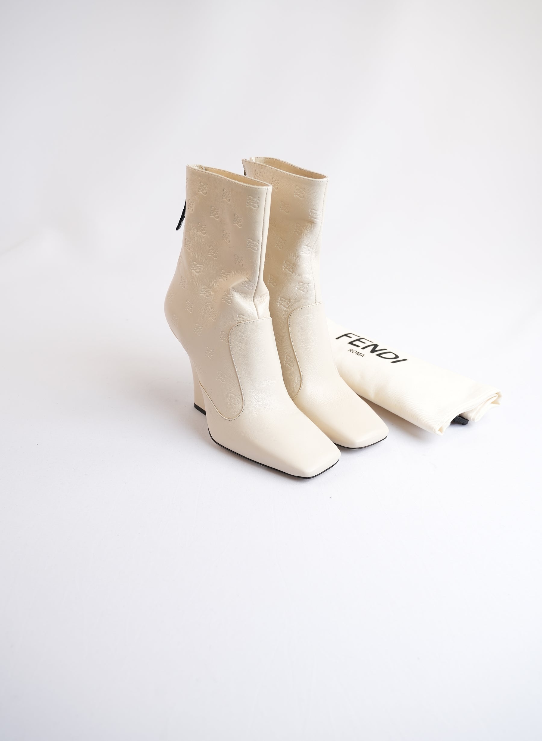 Fendi Freedom 105 mm White Leather Boots