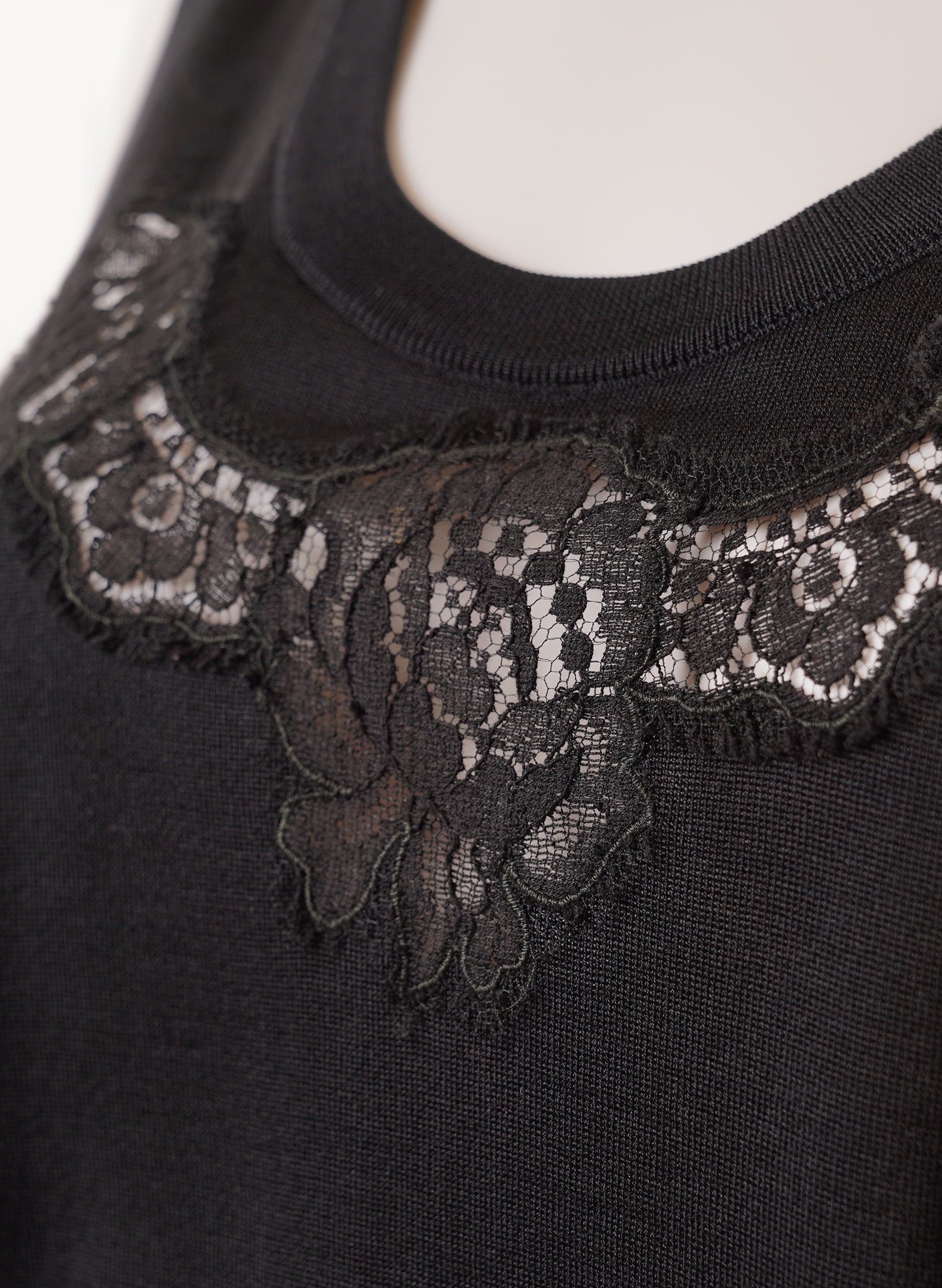 Dolce & Gabbana Sleeveless Lace-Trimmed Silk Blouse