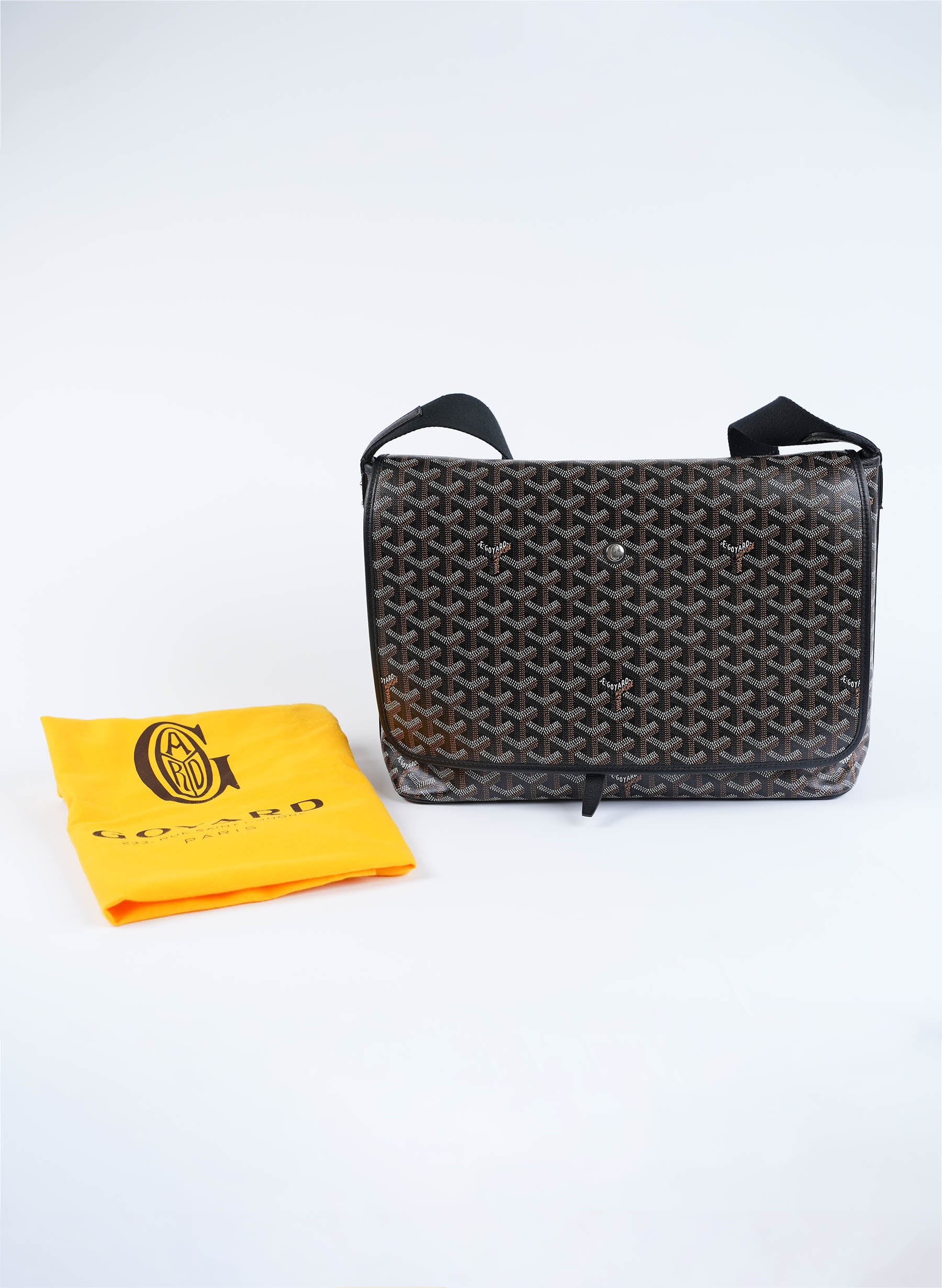 Goyard Goyardine Capetien Messenger Bag Black